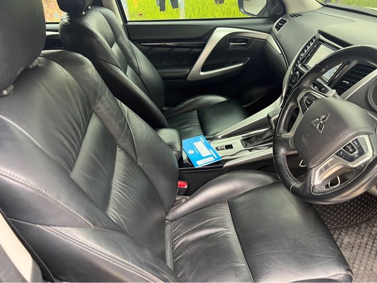 Mitsubishi Pajero Sport 2016 2.4 GT Utility-car ดีเซล ไม่ติดแก๊ส เกียร์อัตโนมัติ ขาว รูปที่ 4