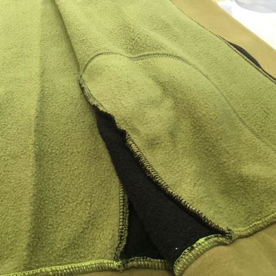 Prada Sport เสื้อแจ็คเก็ตกันหนาว สีเขียวขี้ม้า ดีไซน์สปอร์ตคลาสสิก สภาพนางฟ้า รูปที่ 9