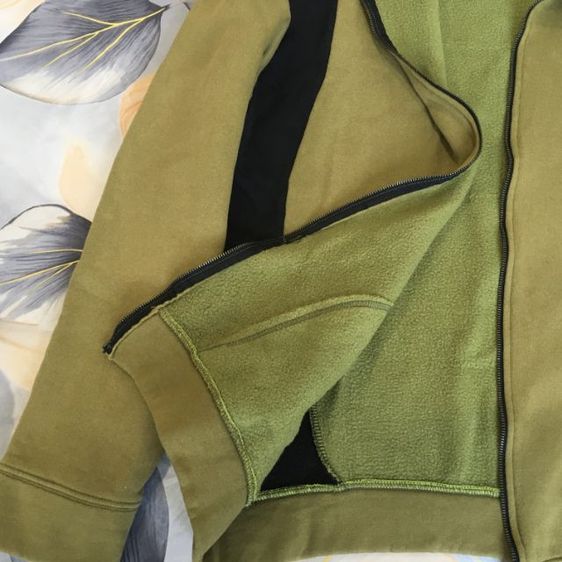 Prada Sport เสื้อแจ็คเก็ตกันหนาว สีเขียวขี้ม้า ดีไซน์สปอร์ตคลาสสิก สภาพนางฟ้า รูปที่ 8