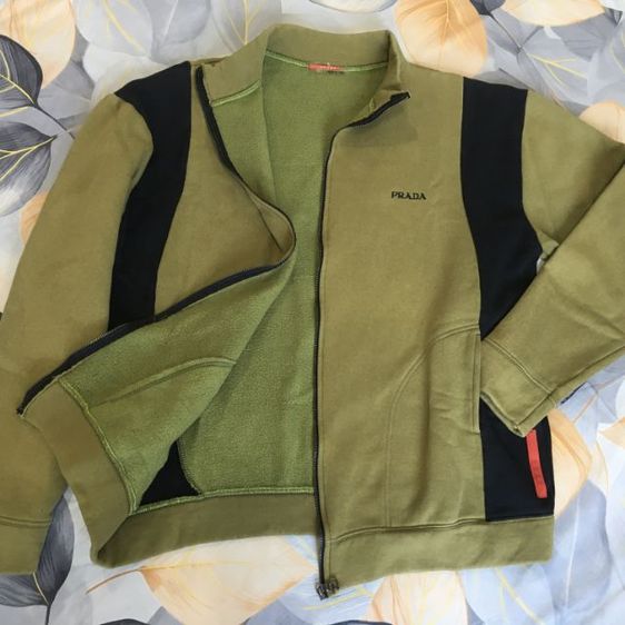 แขนยาว อื่นๆ L เสื้อแจ็คเก็ต | เสื้อคลุม อื่นๆ Prada Sport เสื้อแจ็คเก็ตกันหนาว สีเขียวขี้ม้า ดีไซน์สปอร์ตคลาสสิก สภาพนางฟ้า