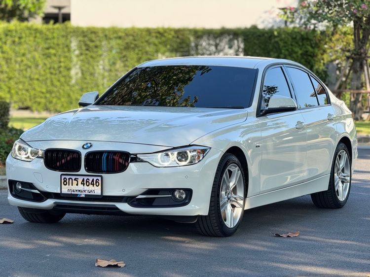 รถ BMW Series 3 320i สี ขาว