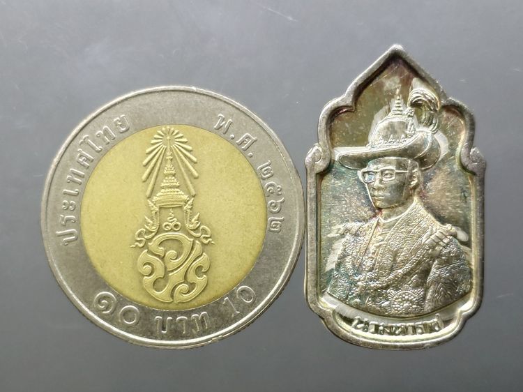 เหรียญนวมหาราช เนื้อเงิน เฉลิมพระชนพรรษา 5 รอบ ในหลวง รัชกาลที่9 ปี2530 พร้อมตลับ สภาพสวยเดิมๆ รูปที่ 4