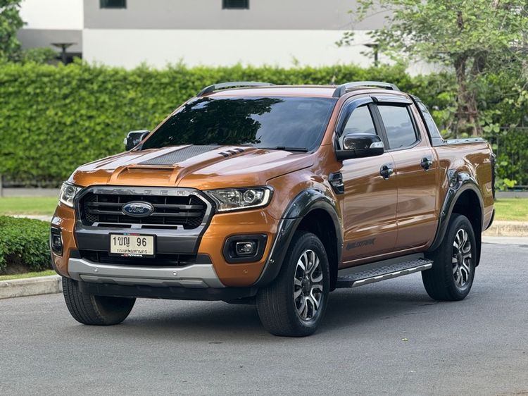 รถ Ford Ranger 2.0 Wildtrak 4WD สี ส้ม