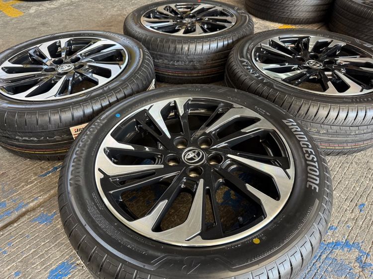 Toyota Corolla Cross GR Sport 18 นิ้ว Top 🛞 รูปที่ 3