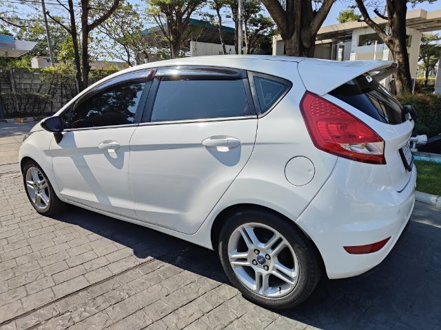 Ford Fiesta 2013 1.5 Sport Sedan เบนซิน ไม่ติดแก๊ส เกียร์อัตโนมัติ ขาว รูปที่ 2