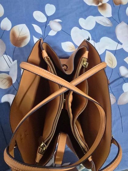 กระเป๋า​Charles  keith รูปที่ 2