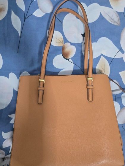 กระเป๋า​Charles  keith รูปที่ 3