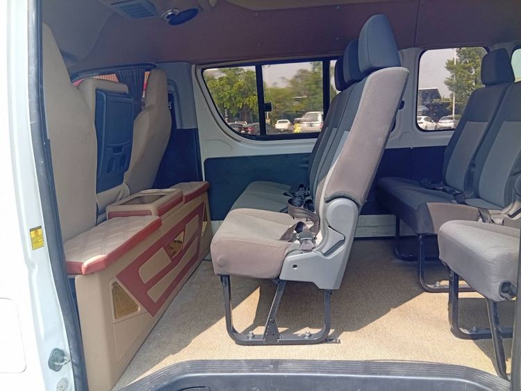 Toyota Commuter 2012 2.5 Van ดีเซล เกียร์ธรรมดา ขาว รูปที่ 4