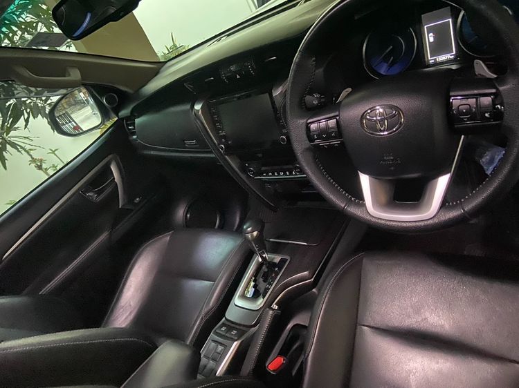 Toyota Fortuner 2021 2.4 G Sedan ดีเซล เกียร์อัตโนมัติ ขาว รูปที่ 4