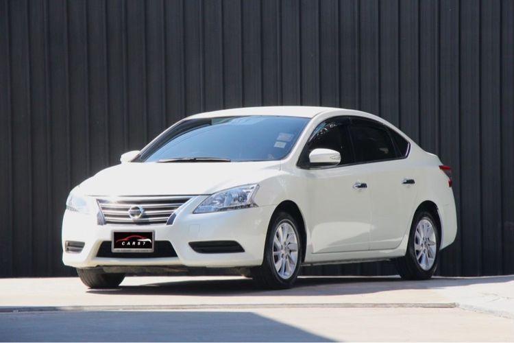 รถ Nissan Sylphy 1.6 SV สี ขาว