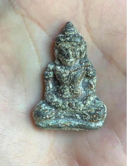 พระร่วงนั่งลพบุรี