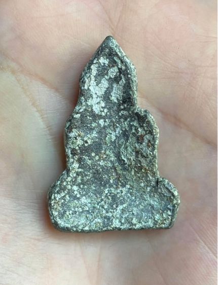 พระร่วงนั่งลพบุรี รูปที่ 2