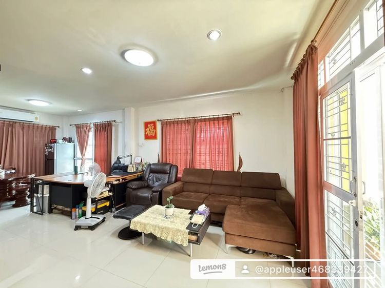 เตียง ตู้เสื้อผ้า โซฟาเก่า