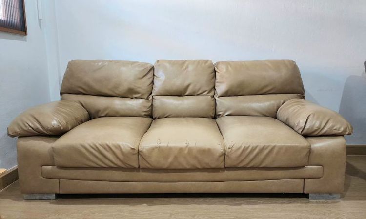 ขายโซฟา 3 ที่นั่ง สภาพดี สีเบจมินิมอล