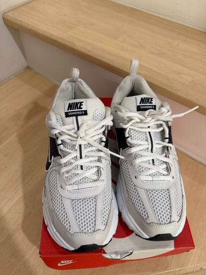Nike Zoom Vomero 5 รูปที่ 3