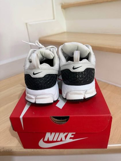 Nike Zoom Vomero 5 รูปที่ 4