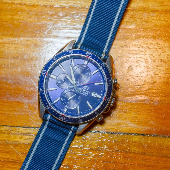 เงิน นาฬิกา casio edifice  ใช้งานปกติกระจกมีรอยตามรูป