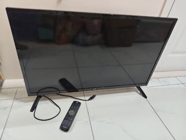 ขาย LED Smart TV Philips จอ32นิ้ว หน้ามืดเห็นภาพลางๆ เสียงปกติ พร้อมรีโมท