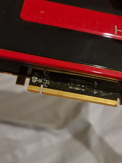 ซากการ์ดจอ Radeon HD7970 รูปที่ 7