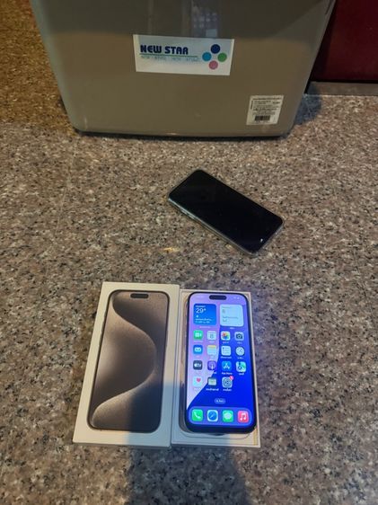 ขายถูกๆๆไอโฟน15Proสีใหม่Natural Titanuim256กิ๊กกล่องอีมี่ตรงใช้งานดีถูกมากกก