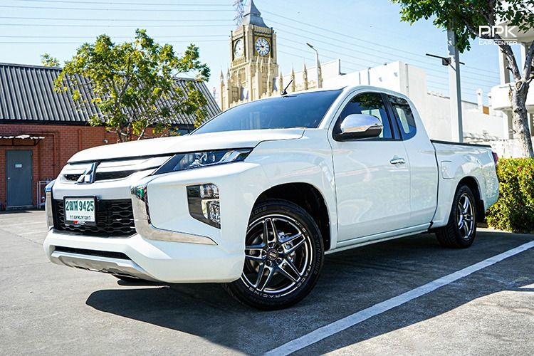 รถ Mitsubishi Triton 2.5 GLX สี ขาว