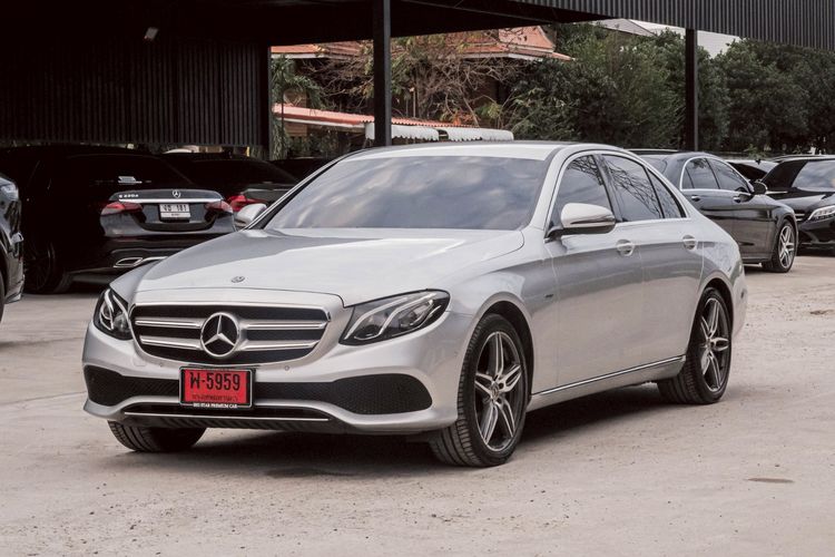 รถ Mercedes-Benz E-Class E350 สี เทา