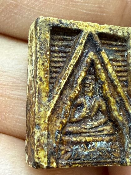 พระผงของขวัญ วัดปากน้ำ รุ่นเเรก สวยคมชัด เนื้อเก่า ลงเลคเกอร์เคลือบ  พระเก่าๆเหมาๆบ้านๆ พระคนแก่เก่าๆเก็บ ทิ้งใว้ก่อนจากไป รูปที่ 4