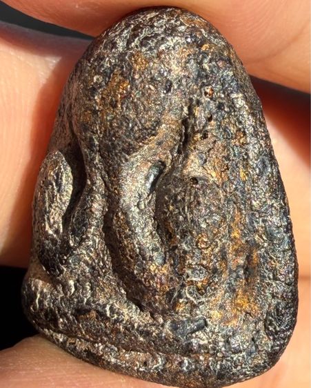 พระปิดตาหลังแบบ หลวงปู่ทิมวัดระหารไร่ ระยอง เนื้อว่านเก่าๆเเห้งๆเก่าๆผิวหิ้งเดิมๆ พระเก่าๆเหมาๆบ้านๆ พระคนแก่เก่าๆเก็บ081-3330446 L.tonyabu รูปที่ 9