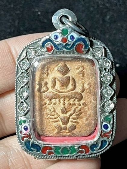 พระเก่าเนื้อดินเลี่ยมกรอบเก่า