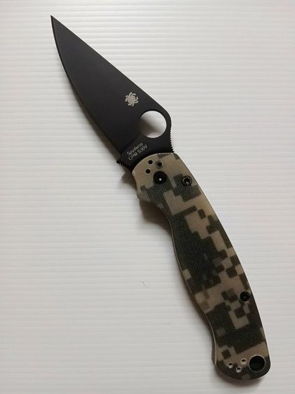 มีดพับแท้ SPYDERCO PARAMILITARY2 S30V มือสองสภาพใหม่ลองตัดกระดาษไป 3 ครั้ง ปะกับมีรอย 2 จุดตามรูป รูปที่ 2