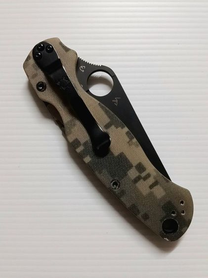 มีดพับแท้ SPYDERCO PARAMILITARY2 S30V มือสองสภาพใหม่ลองตัดกระดาษไป 3 ครั้ง ปะกับมีรอย 2 จุดตามรูป รูปที่ 8
