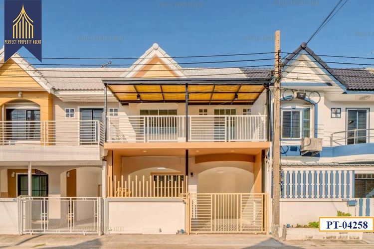 ขาย ทาวน์เฮ้าส์ สุชา บางบัวทอง ตกแต่งใหม่ มีเทอเรซ พร้อมอยู่ ฟรีโอน