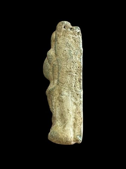 พระนางพญา พิมพ์เข่าโค้งเนื้อสีเขียว รูปที่ 3