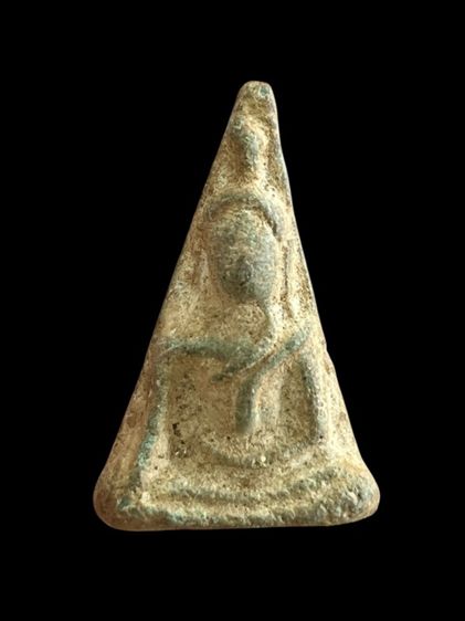 พระนางพญา พิมพ์เข่าโค้งเนื้อสีเขียว