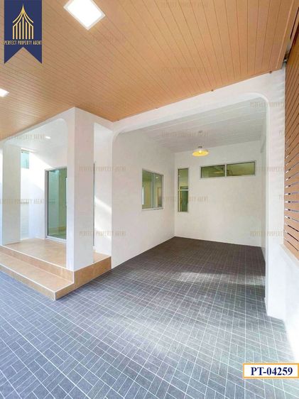 ขาย ทาวน์เฮ้าส์ บัวทองธานี บางบัวทอง รีโนเวทใหม่ พร้อมอยู่ ใกล้ตลาดสมบัติบุรี รูปที่ 3