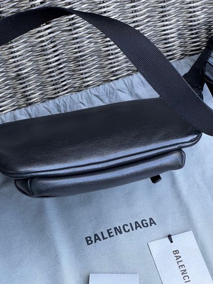 BALENCIAGA Men Everyday Beltpack  รูปที่ 8
