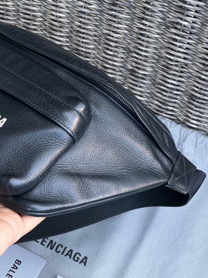 BALENCIAGA Men Everyday Beltpack  รูปที่ 7