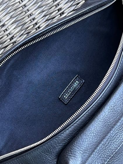 BALENCIAGA Men Everyday Beltpack  รูปที่ 11