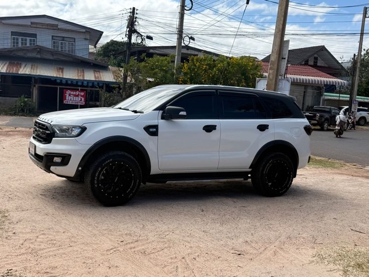 Ford Everest 2017 2.2 Titanium+ Navi ดีเซล เกียร์อัตโนมัติ ขาว รูปที่ 4