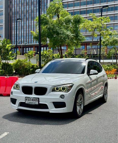 BMW X1 2015 2.0 sDrive18i M Sport Sedan เบนซิน ไม่ติดแก๊ส เกียร์อัตโนมัติ ขาว รูปที่ 2