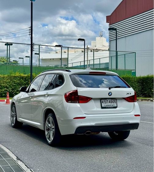 BMW X1 2015 2.0 sDrive18i M Sport Sedan เบนซิน ไม่ติดแก๊ส เกียร์อัตโนมัติ ขาว รูปที่ 4