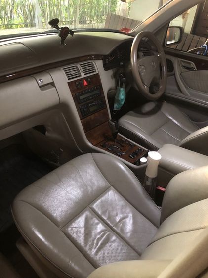 Mercedes-Benz E-Class 2003 E220 เบนซิน ไม่ติดแก๊ส เกียร์อัตโนมัติ บรอนซ์ทอง รูปที่ 4
