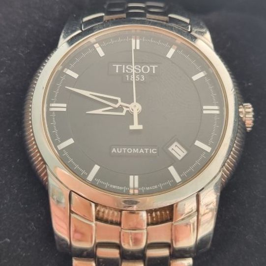 40มิล(Swiss Made)Tissot Classic ระบบออโต้สำรองพลังงาน 80 ชั่วโมง ไม่ใช้ถ่าน สภาพสวย ของจริงดูดีกว่าในรูปเยอะ รุ่นนี้ของใหม่เกือบ 30,000 บาท ขอส่งต่อ 9,500บาท ครับ รูปที่ 9