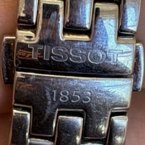 40มิล(Swiss Made)Tissot Classic ระบบออโต้สำรองพลังงาน 80 ชั่วโมง ไม่ใช้ถ่าน สภาพสวย ของจริงดูดีกว่าในรูปเยอะ รุ่นนี้ของใหม่เกือบ 30,000 บาท ขอส่งต่อ 9,500บาท ครับ รูปที่ 8