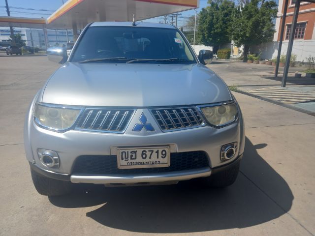 รถ Mitsubishi Pajero Sport 2.5 GLS สี บรอนซ์เงิน