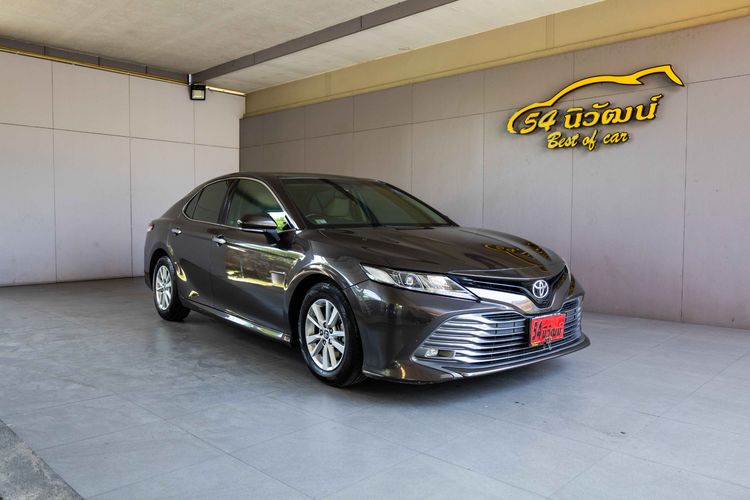 รถ Toyota Camry 2.0 G สี เทา