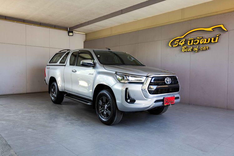 รถ Toyota Hilux Revo Smart Cab 2.4 Mid Prerunner สี เงิน