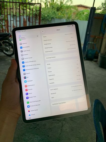 iPad Pro 11 2018 มีตำหนิ รูปที่ 2