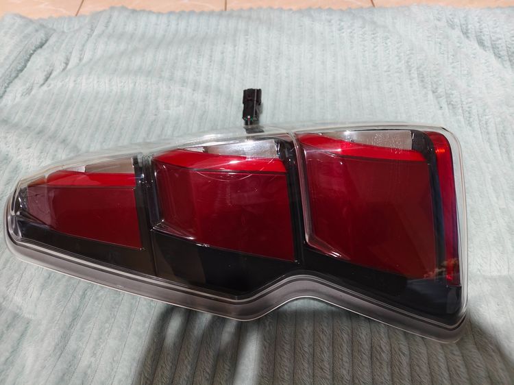 ไฟท้ายรถยนต์ D max 