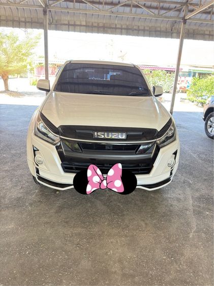รถ Isuzu D-MAX 3.0 Hi-Lander M สี ขาว